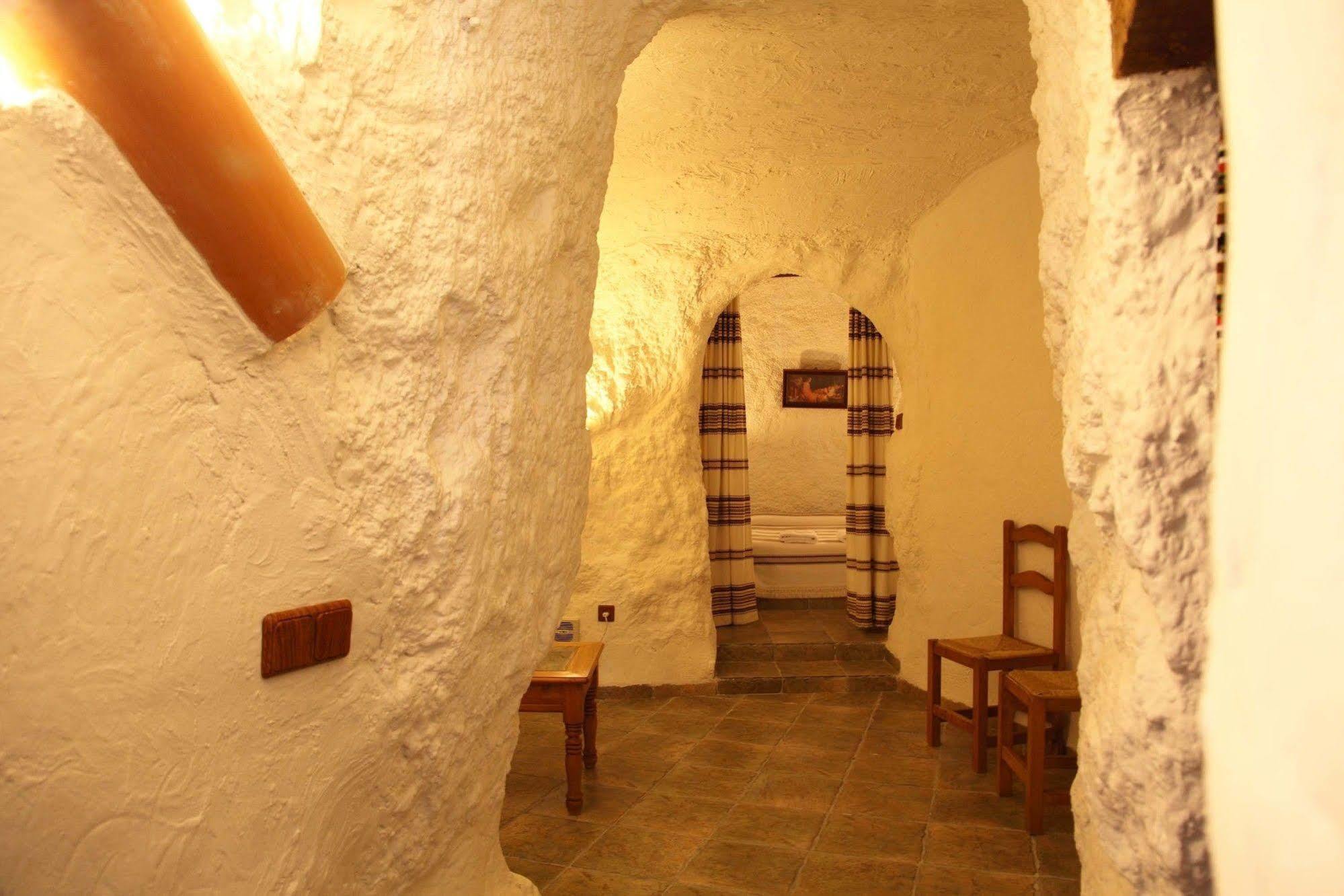 Cuevas La Atalaya Apartment Huescar Exterior photo